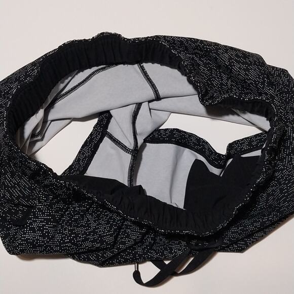 Lululemon On The Fly Short 2.5" - Picture 3 of 8